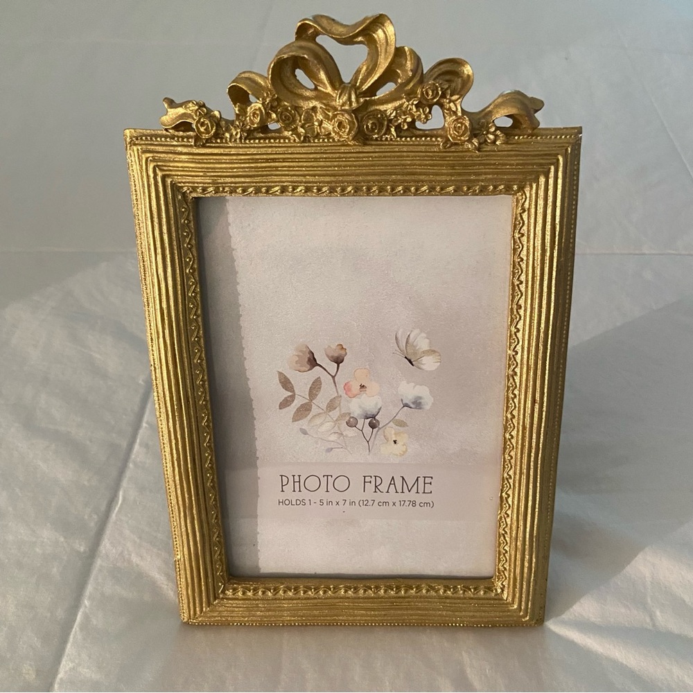 Elegant Gold Photo Frame